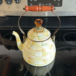 MacKenzie-Childs
Parchment Check 2-Quart Tea Kettle